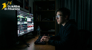 Maxi archivio pedopornografico nascosto online: arrestato un uomo, oscurati sito e canale social